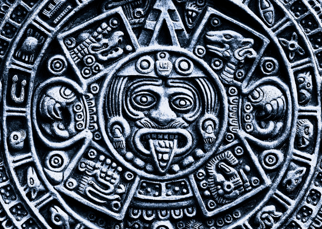 Antica pietra del calendario azteco del sole