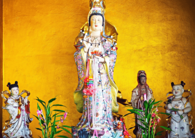Statue di dee cinesi