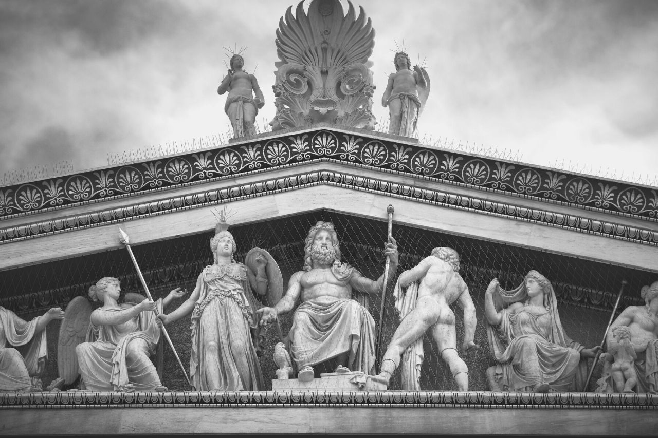 Zeus, il potente, amoroso e vendicativo dio greco del fulmine