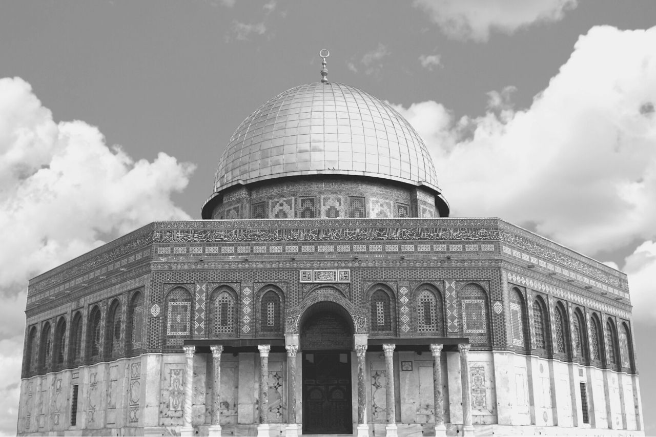 Dentro una moschea: caratteristiche e ruolo del luogo più sacro dell’islam