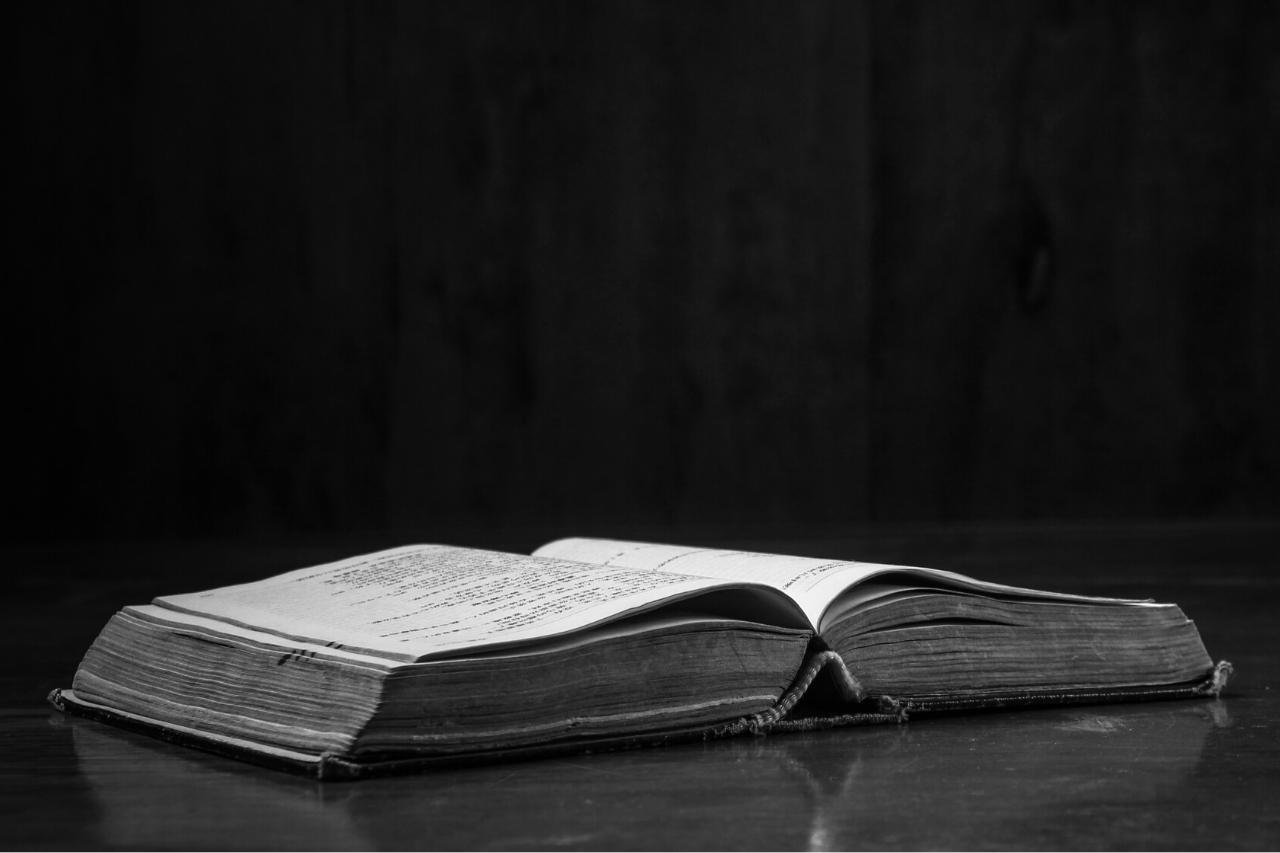 La Bibbia degli Anunnaki: L'Antica Fonte di Magia e Longevità