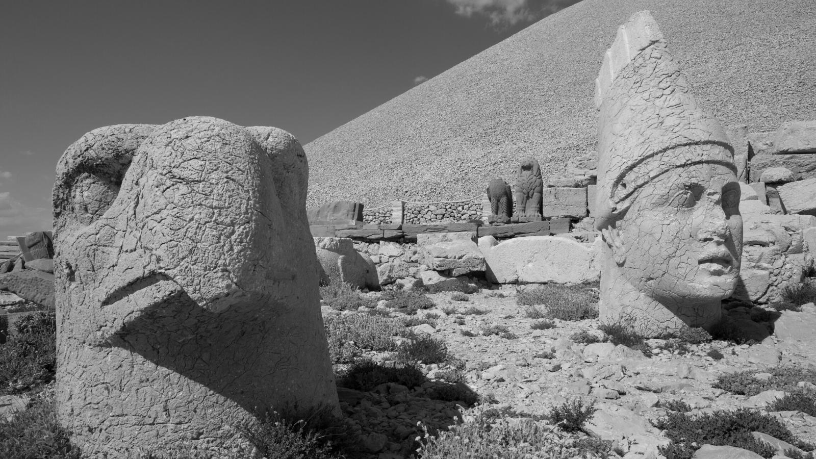 Dèi persiani antichi: ascesa e caduta delle antiche divinità