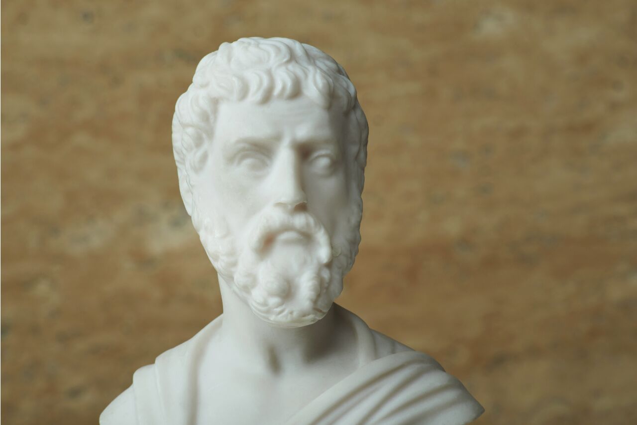 Statua di Sofocle, lo scrittore di Antigone