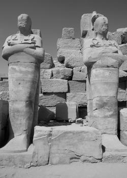 Monumenti al tempio di Karnak a Tebe