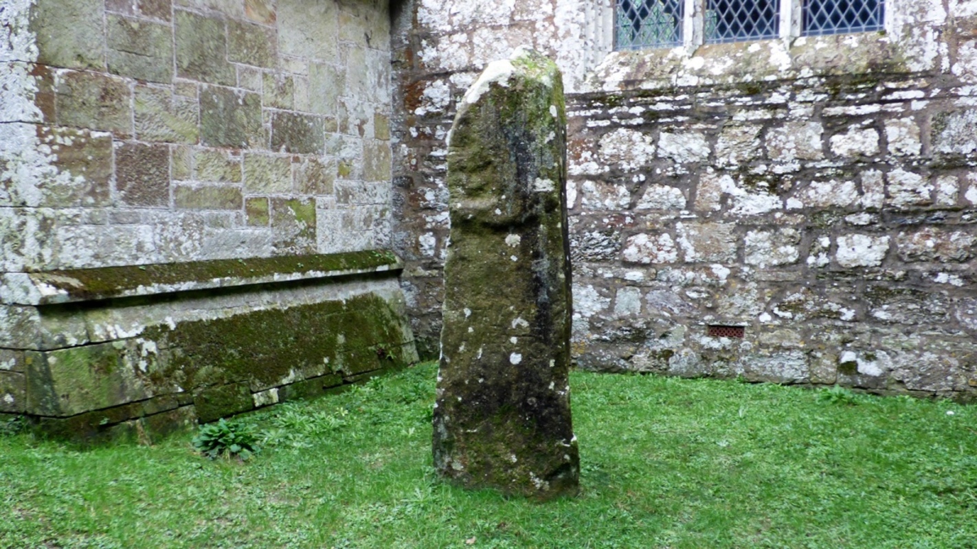 Pietra di Vitalianus, V secolo, forse commemorante il nonno di Vortigern, chiesa di St Brynach, Galles